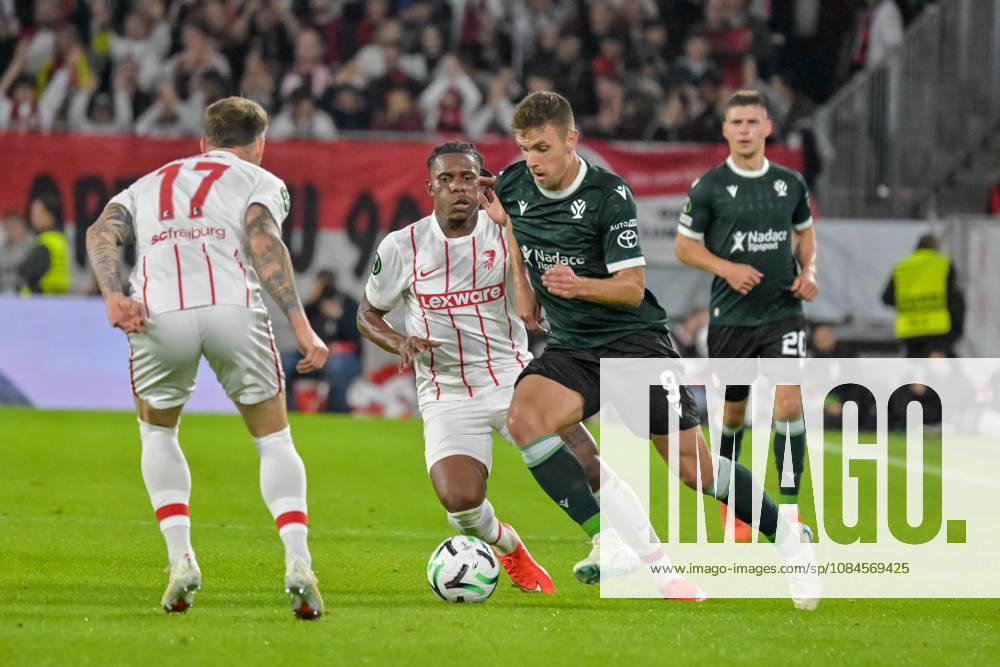 Antonin Rusek (FK Jablonec, 09) with the ball near Cyriaque Irie (SC Freiburg, 22) and Lukas Kuebler (SC Freiburg, 17) – Germany, SC Freiburg vs. JK Jablonec, Soccer, UEFA Conference League, Matchday 1, 2026–2027 season, October 15, 2026 GER, SC Freiburg vs. JK Jablonec, soccer, UEFA Conference League, Matchday 1, 2026–2027 season, October 15, 2026, Freiburg