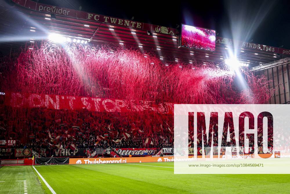 ENSCHEDE - Banner and confetti from FC Twente supporters prior to the UEFA Conference League match between FC Twente and FC Thun at De Grolsch Veste on October 15, 2026 in Enschede, the Netherlands. WART BRINKERHOF ANP UEFA Conference League 2026 27 ANPxSportx xMarcelxterxBalsxIVx 572551191 originalFilename: 572551191