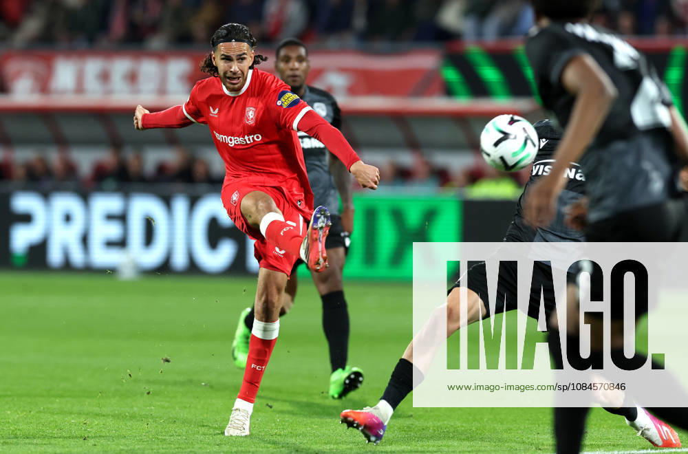 ENSCHEDE FC Twente midfielder Ramiz Zerrouki during the UEFA Conference League match between FC Twente and FC Thun at Grolsch Veste on October 15, 2026, in Enschede, the Netherlands PETER LOUS EYE4IMAGES DeFodi Images