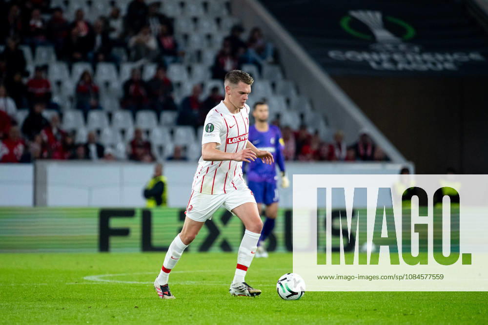 GER, Soccer, Men s, UEFA Conference League, 2026–2027 Season, Matchday 1, SC Freiburg vs. FK Jablonec; Matthias Ginter, SC Freiburg, 28 minutes on the ball; Freiburg Europapark Stadium, Baden-Württemberg, Germany