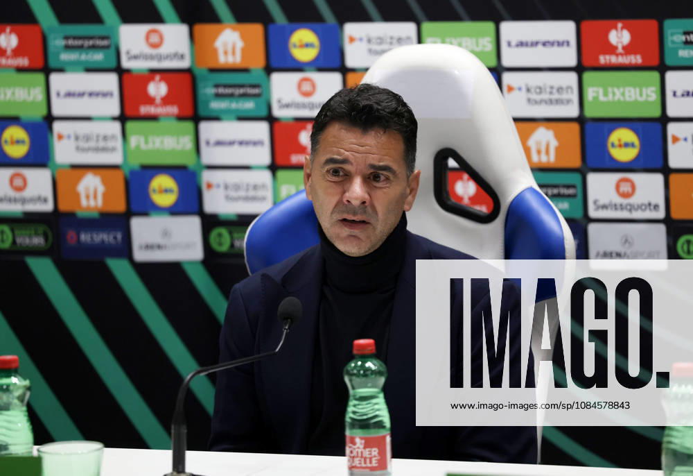 HNK Hajduk Split v AFC Ajax - UEFA Conference League 2026 27 League Phase MD1 Ajax Head Coach Michel speaks during a press conference, PK, Pressekonferenz after the UEFA Conference League 2026 27 League Phase MD1 match between HNK Hajduk Split and AFC Ajax at Stadion Poljud on October 15, 2026 in Split, Croatia. IvoxCagalj PIXSELL