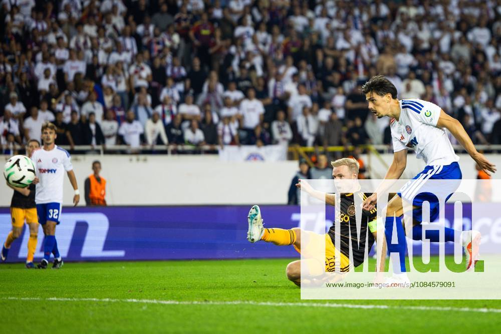 SPLIT - (lr) Davy Klaassen of Ajax scores the 1-1, Dennis Hadzikadunic of Hajduk Split and Dario Maresic of Hajduk Split during the Conference League match between Hadjuk Split and Ajax at Stadion Poljud on 15 October 2026 in Split, Croatia. SONNY LENSEN ANP ANPxSportx IVx 572569207 originalFilename: 572569207