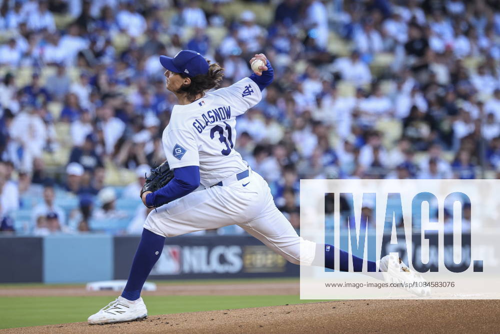 MLB, Baseball Herren, USA Postseason: NLCS Game 4 - Los Angeles Dodgers vs Milwaukee Brewers Los Angeles Dodgers pitcher Tyler Glasnow in action during Game 4 of the National League Championship Series between the Los Angeles Dodgers and the Milwaukee Brewers at Dodger Stadium in Los Angeles, California, USA, 15 October 2026. LOS ANGELES CALIFORNIA UNITED STATES
