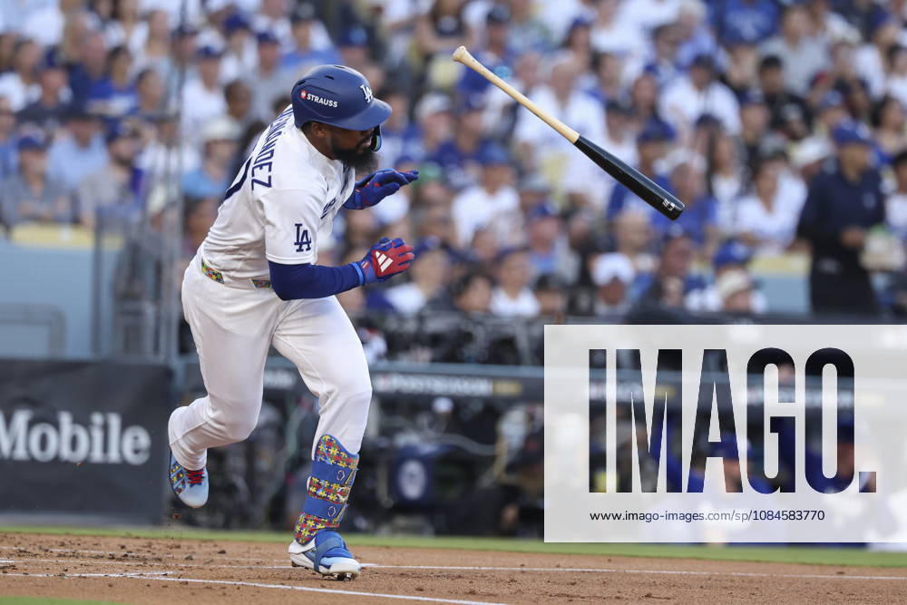 MLB, Baseball Herren, USA Postseason: NLCS Game 4 - Los Angeles Dodgers vs Milwaukee Brewers Los Angeles Dodgers outfielder Teoscar Hernandez in action during Game 4 of the National League Championship Series between the Los Angeles Dodgers and the Milwaukee Brewers at Dodger Stadium in Los Angeles, California, USA, 15 October 2026. LOS ANGELES CALIFORNIA UNITED STATES