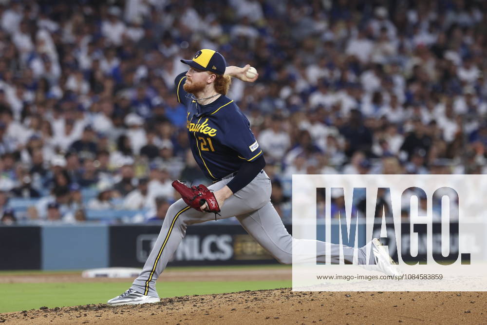 MLB, Baseball Herren, USA Postseason: NLCS Game 4 - Los Angeles Dodgers vs Milwaukee Brewers Milwaukee Brewers pitcher Dustin May in action during Game 4 of the National League Championship Series between the Los Angeles Dodgers and the Milwaukee Brewers at Dodger Stadium in Los Angeles, California, USA, 15 October 2026. LOS ANGELES CALIFORNIA UNITED STATES