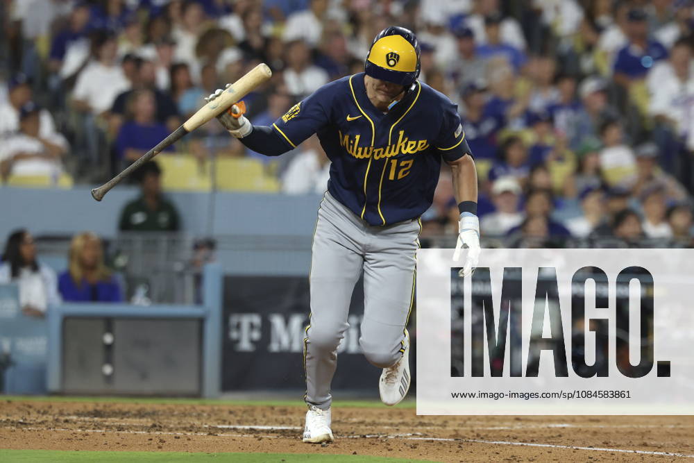 MLB, Baseball Herren, USA Postseason: NLCS Game 4 - Los Angeles Dodgers vs Milwaukee Brewers Milwaukee Brewers infielder Cooper Pratt drops his bat after flying out during Game 4 of the National League Championship Series between the Los Angeles Dodgers and the Milwaukee Brewers at Dodger Stadium in Los Angeles, California, USA, 15 October 2026. LOS ANGELES CALIFORNIA UNITED STATES