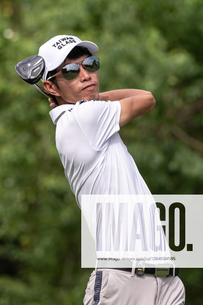 CHANG, Wei-lun from Taiwan. Round 2 in the Macao Open Golf at Macau Golf & Country Club. Coloane China - ZUMAr144 20261016_zap_r144_014