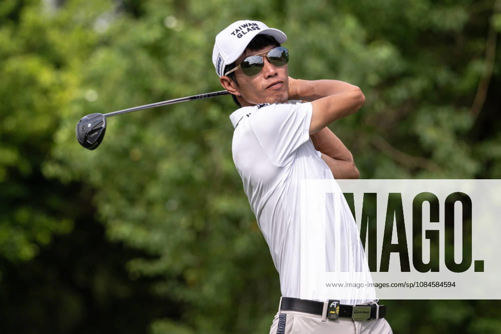 CHANG, Wei-lun from Taiwan. Round 2 in the Macao Open Golf at Macau Golf & Country Club. Macau Open Golf Round 2 - ZUMAr144 20261016_zap_r144_023