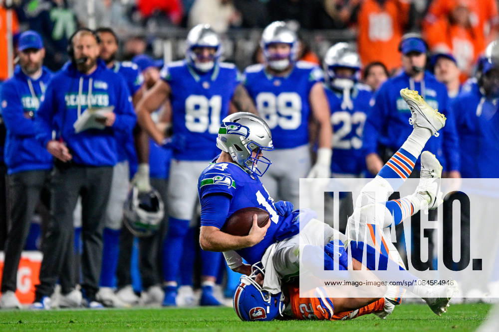 DENVER, CO - OCTOBER 15: Seattle Seahawks quarterback Sam Darnold (14) is sacked by Denver Broncos linebacker Jonah Elliss (52) during a game between the Seattle Seahawks and the Denver Broncos at Empower Field at Mile High on October 15, 2026 in Denver, Colorado. (Photo by Dustin Bradford Icon Sportswire) NFL, American Football Herren, USA OCT 15 Seahawks at Broncos Icon132261015026