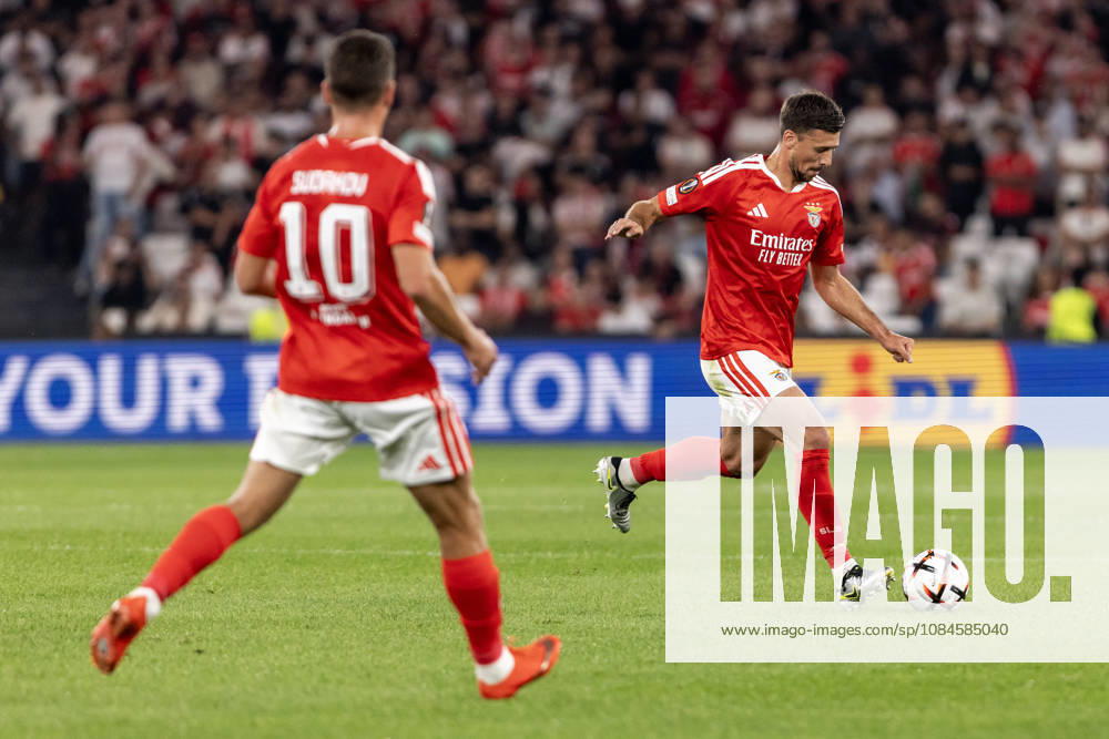 Clement Lenglet (R) of SL Benfica seen in action during the UEFA Europa League Matchday 2 between SL Benfica and Celtic FC at Estadio da Luz Stadium. Final score; SL Benfica 4 :1 Celtic FC SL Benfica Vs Celtic FC In Lisbon, Portugal - 15 Oct 2026 - ZUMAs197 20261015_aaa_s197_602