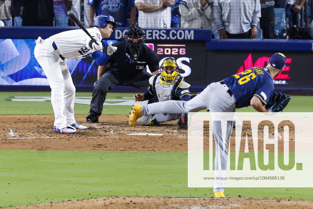 MLB, Baseball Herren, USA Postseason: NLCS Game 4 - Los Angeles Dodgers vs Milwaukee Brewers Los Angeles Dodgers designated hitter Shohei Ohtani (17) strikes out against Milwaukee Brewers pitcher Aaron Ashby (26) in the eighth inning during Game 4 of the National League Championship Series between the Los Angeles Dodgers and the Milwaukee Brewers at Dodger Stadium in Los Angeles, California, USA, 15 October 2026. (Issued 16 October 2026) LOS ANGELES CALIFORNIA UNITED STATES