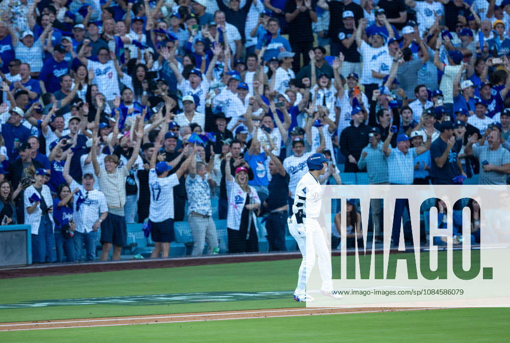 Los Angeles Dodgers Shohei Ohtani runs the bases as he hits a 3 run home run the second inning against the Milwaukee Brewers in Game 4 of the National League Championship Series at Dodgers Stadium in Los Angeles, California on Oct. 15, 2026. . . Los Angeles USA - ZUMAa60_ 0869623087st