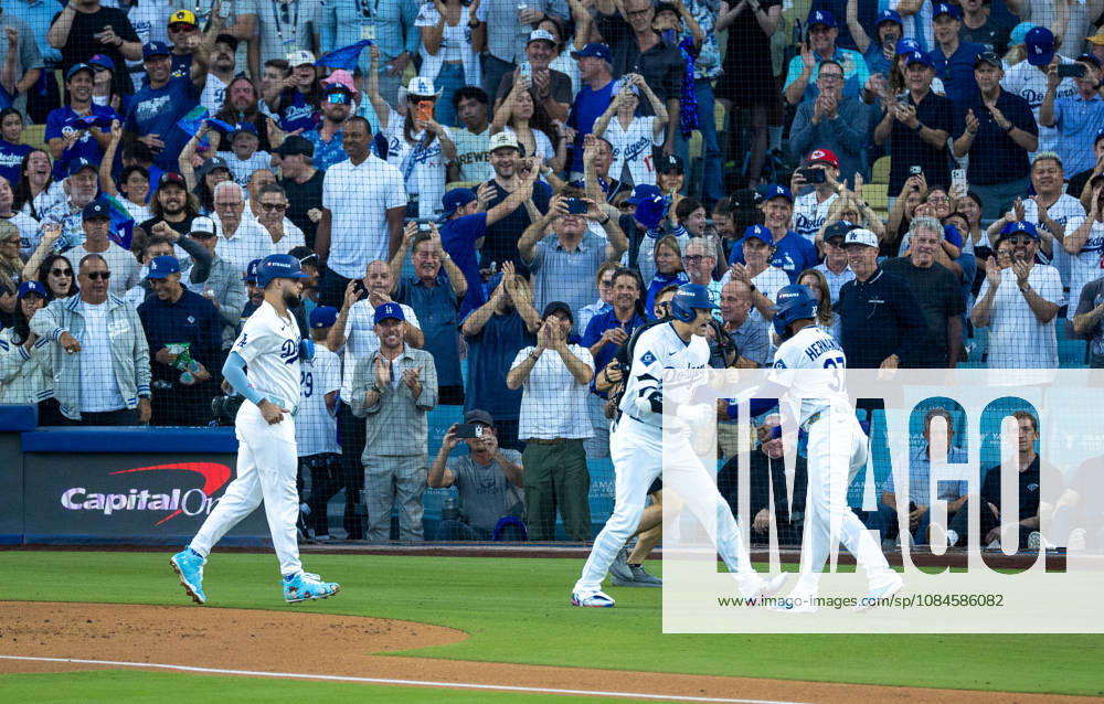 Los Angeles Dodgers Shohei Ohtani runs the bases as he hits a 3 run home run the second inning against the Milwaukee Brewers in Game 4 of the National League Championship Series at Dodgers Stadium in Los Angeles, California on Oct. 15, 2026. . . Los Angeles USA - ZUMAa60_ 0869623099st
