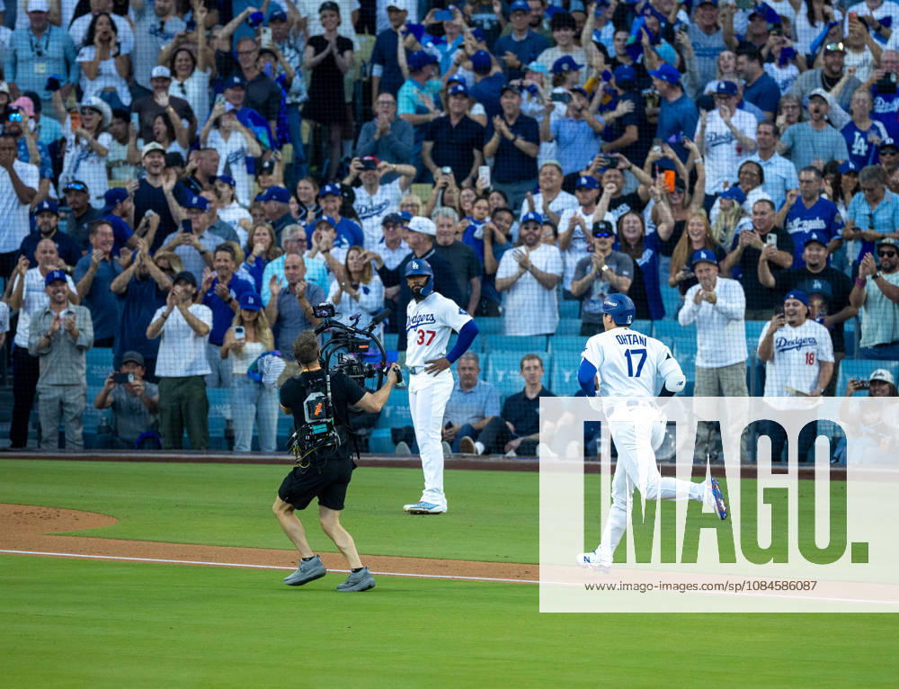 Los Angeles Dodgers Shohei Ohtani runs the bases as he hits a 3 run home run the second inning against the Milwaukee Brewers in Game 4 of the National League Championship Series at Dodgers Stadium in Los Angeles, California on Oct. 15, 2026. . . Los Angeles USA - ZUMAa60_ 0869623234st