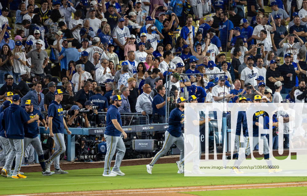Milwaukee Brewers players celebrated after winning the Game 4 of the National League Championship Series against the Los Angeles Dodgers at Dodgers Stadium in Los Angeles, California , on Oct. 15, 2026..Brewers won the game 6-4 to advance to the World Series . . Los Angeles USA - ZUMAa60_ 0869635376st
