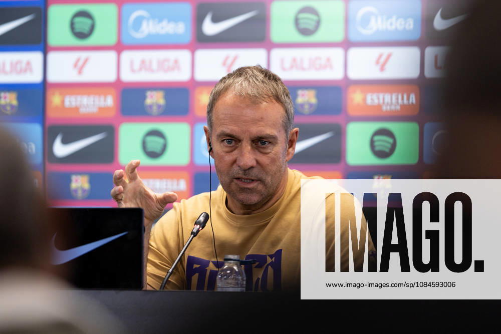 SANT JOAN DESPoÂ, SPAIN - OCTOBER 16: Hansi Flick, head coach of FC Barcelona, Barca speaks during a press conference, PK, Pressekonferenz ahead of the LaLiga EA Sports match against Real Betis on October 16, 2026, at the Ciutat Esportiva Joan Gamper in Sant Joan DespoÂ, Barcelona, Spain. Press Conference Of Hansi Flick Ahead Of Real Betis Match - ZUMAs316 20261006_znp_s316_003
