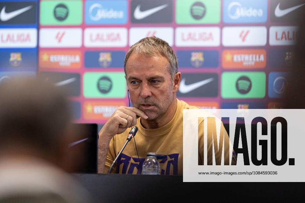 SANT JOAN DESPoÂ, SPAIN - OCTOBER 16: Hansi Flick, head coach of FC Barcelona, Barca speaks during a press conference, PK, Pressekonferenz ahead of the LaLiga EA Sports match against Real Betis on October 16, 2026, at the Ciutat Esportiva Joan Gamper in Sant Joan DespoÂ, Barcelona, Spain. Press Conference Of Hansi Flick Ahead Of Real Betis Match - ZUMAs316 20261006_znp_s316_009