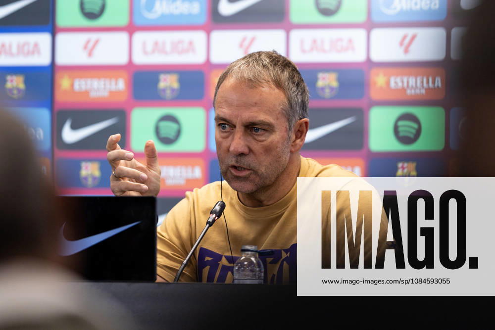 SANT JOAN DESPoÂ, SPAIN - OCTOBER 16: Hansi Flick, head coach of FC Barcelona, Barca speaks during a press conference, PK, Pressekonferenz ahead of the LaLiga EA Sports match against Real Betis on October 16, 2026, at the Ciutat Esportiva Joan Gamper in Sant Joan DespoÂ, Barcelona, Spain. Press Conference Of Hansi Flick Ahead Of Real Betis Match - ZUMAs316 20261006_znp_s316_015