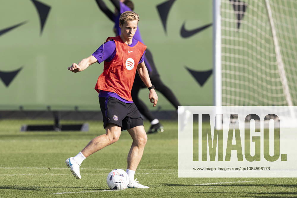 Frenkie de Jong during the training day of FC Barcelona, Barca ahead the Spanish League, Laliga EA Sports, football match against Real Betis at Ciudad Esportiva Joan Gamper on October 16, 2026 in Sant Joan Despi, Barcelona, Spain. FC Barcelona Training And press conference, PK, Pressekonferenz - LaLiga EA Sports - ZUMAa181 20261016_zaa_a181_031