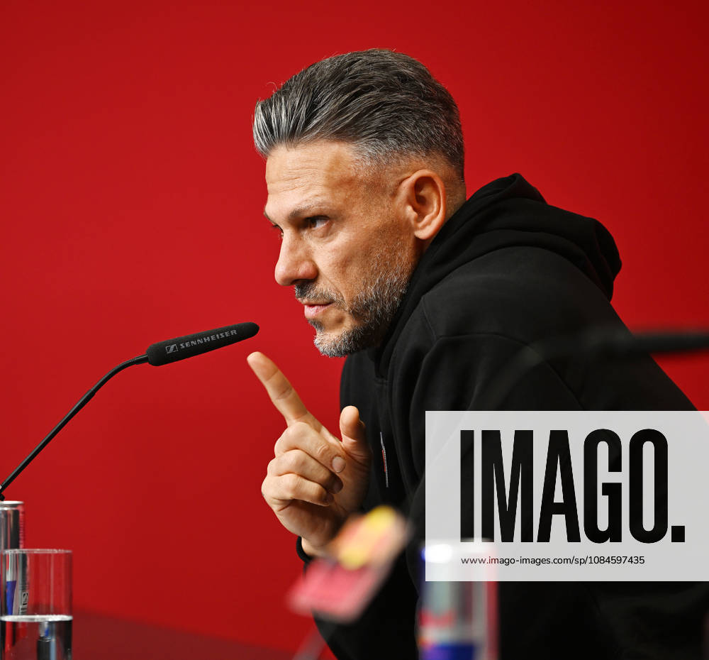 2026–2027 Bundesliga Season, Matchday 6, RB Leipzig Press Conference Ahead of Bayern Munich vs. RB Leipzig on October 16, 2026: Martin Demichelis, RB Leipzig coach, at the RB Leipzig press conference ahead of the Bundesliga match against Bayern Munich on October 16, 2026. Demichelis raises his index finger. Leipzig, Saxony, Germany. Red Bull Training Facility on Cottaweg