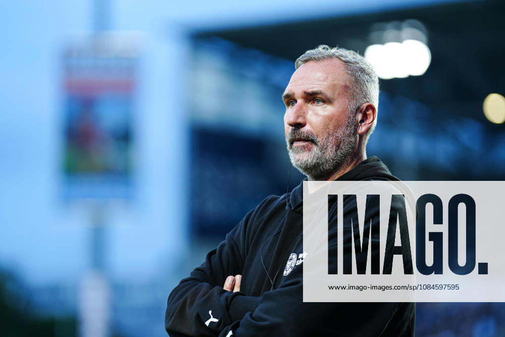 Tim Walter, Holstein Kiel, Coach (GER), Holstein Kiel vs. Hertha BSC, Soccer, 2. Bundesliga, Matchday 08, 2026–2027 Season, October 16, 2026 DFL regulations prohibit any use of photographs as image sequences and or quasi-video (GER), Holstein Kiel vs. Hertha BSC, soccer, 2. Bundesliga, Matchday 8, 2026–2027 season, October 16, 2026, Kiel