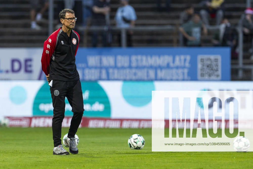 3rd Division, Fortuna Cologne vs. VfB Stuttgart U21, October 16, 2026 Matthias Mink, Fortuna Cologne Head Coach, 3rd Division, Fortuna Cologne vs. VfB Stuttgart U21, Matchday 10, on October 16, 2026, Südstadion, Cologne DFB regulations prohibit any use of photographs as image sequences and or quasi-video
