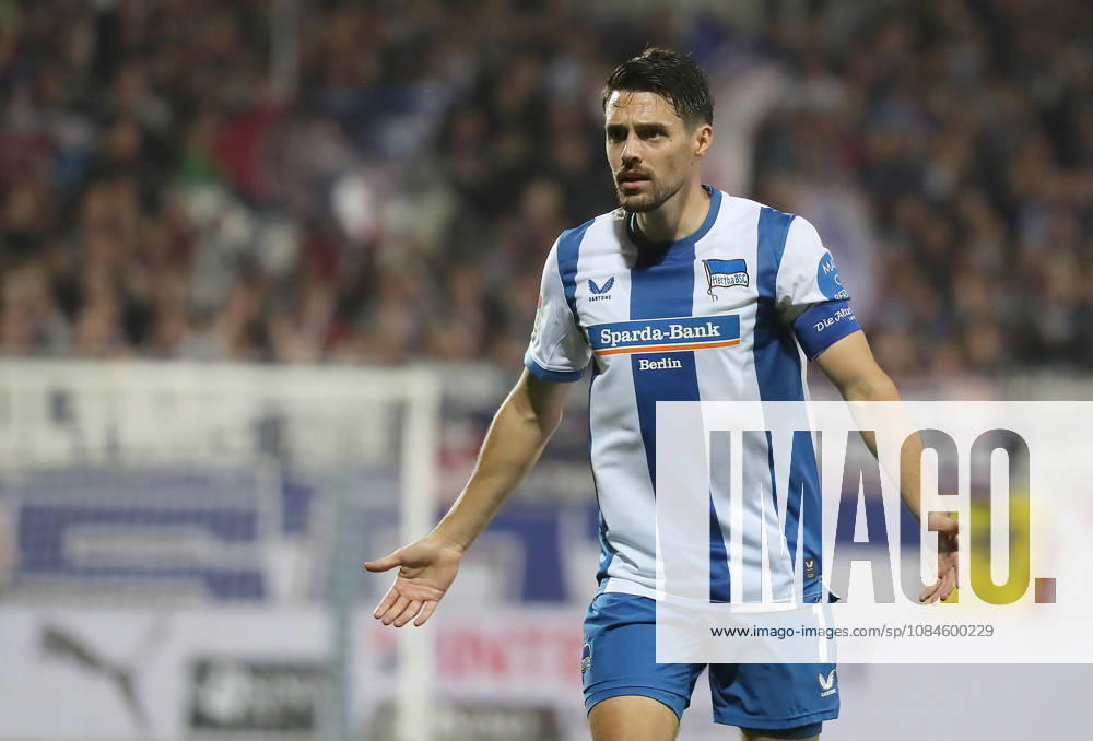 Josip Brekalo, Hertha BSC Berlin Soccer, Men s Team, 2026–2027 Season, 2. Bundesliga, Holstein Stadium, Holstein Kiel vs. Hertha BSC Berlin. DFL regulations prohibit any use of photographs as image sequences and or quasi-video.