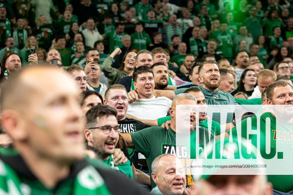 Zalgiris Kaunas vs Anadolu Efes Istanbul - EuroLeague Zalgiris Kaunas supporters during the EuroLeague basketball match between Zalgiris Kaunas and Anadolu Efes Istanbul at Zalgiris Arena in Kaunas, Lithuania. Kaunas Kaunas Lithuania