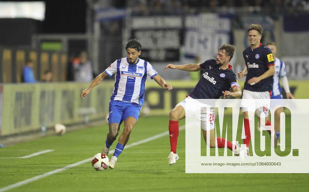Photo by Kevin SESSA: Hertha vs. Jonas MEFFERT, Kiel; right: Soccer, 2. Bundesliga, Matchday 2 on Fri, Oct. 16, 2026; Holstein Kiel vs. Hertha BSC