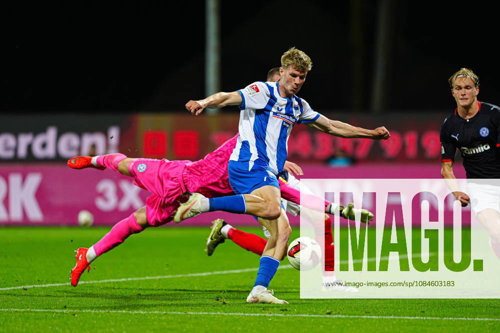 Shot on Goal, Scoring Opportunity: Luca Schuler, Hertha BSC, 18 GER, Holstein Kiel vs. Hertha BSC, Soccer, 2. Bundesliga, Matchday 08, 2026–2027 Season, October 16, 2026 DFL regulations prohibit any use of photographs as image sequences and or quasi-video GER, Holstein Kiel vs. Hertha BSC, Soccer, 2. Bundesliga, Matchday 08, 2026–2027 Season, October 16, 2026, Kiel