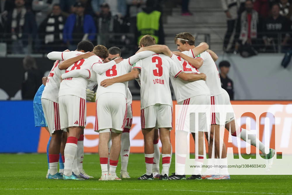 Cologne holds a pre-game pep talk on October 16, 2026, Bundesliga, Season 26-27: Eintracht Frankfurt vs. 1. FC Köln, Deutsche Bank Park, Matchday 6