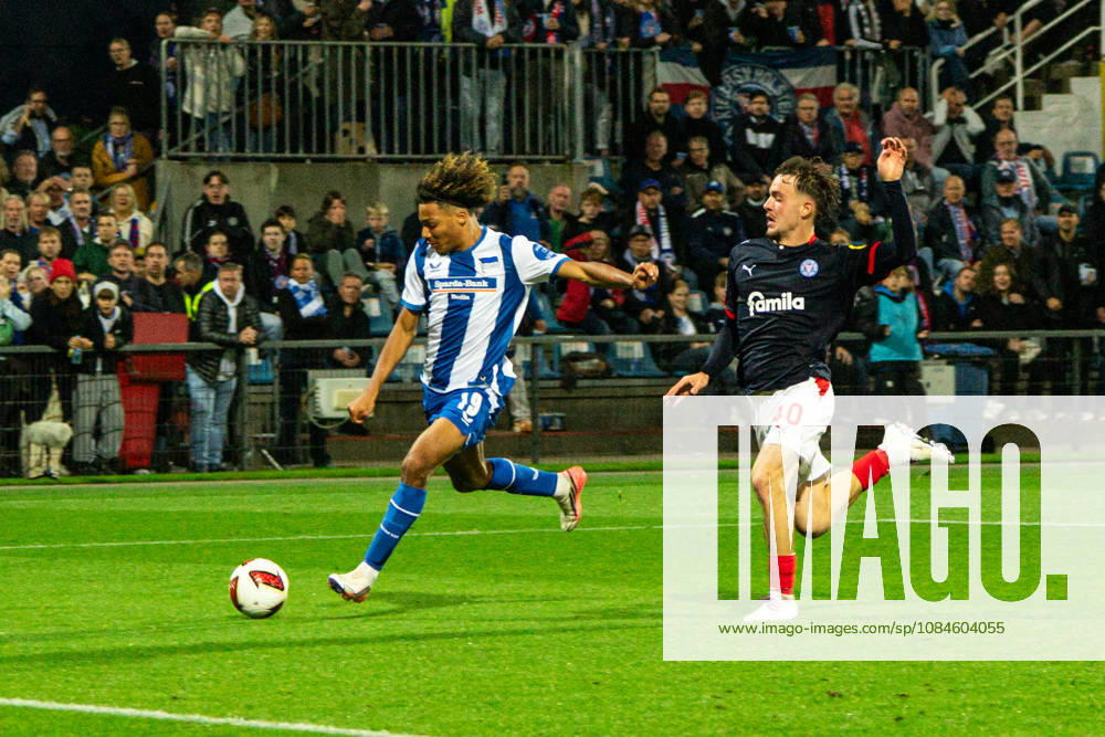 Oluwaseun Adewumi Hertha BSC, 19 16 10 2026, Holstein Kiel vs. Hertha BSC, Soccer, 2. Bundesliga, Holstein Stadium, Kiel DFL regulations prohibit any use of photographs as image sequences and or quasi-video