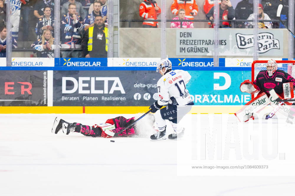 DEL2 Matchday 9 ice hockey game between EV Landshut and the Ravensburg Towerstars on October 16, 2026, at the VR Bank Landshut Arena in Landshut, Germany: Trevor Gooch of EV Landshut (72 blocks) and Matt Fonteyne of the Ravensburg Towerstars (17 shots) seen during the DEL2 Matchday 9 ice hockey game between EV Landshut and the Ravensburg Towerstars on October 16, 2026, at the VR Bank Landshut Arena in Landshut, Germany