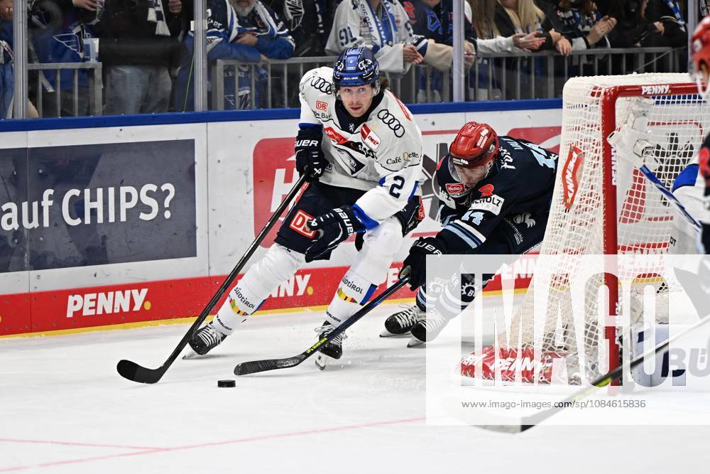 From left to right: Sam Ruopp (ERC Ingolstadt) 2, Curtis Valk (Schwenninger Wild Wings) 14. Schwenninger Wild Wings vs. ERC Ingolstadt, DEL, Regular Season, Matchday 8, 2026–2027 Season, October 16, 2026: Schwenninger Wild Wings vs. ERC Ingolstadt, DEL, Regular Season, Matchday 8, 2026–2027 Season, October 16, 2026, Schwenningen