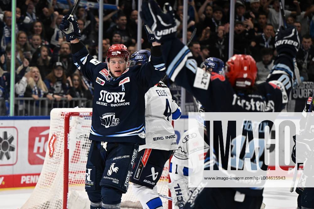 Celebration, from left to right: Alexander Karachun, Schwenninger Wild Wings 47; Mirko Hoefflin, Schwenninger Wild Wings 10; Schwenninger Wild Wings vs. ERC Ingolstadt, DEL, Regular Season, Matchday 8, 2026–2027 Season, October 16, 2026: Schwenninger Wild Wings vs. ERC Ingolstadt, DEL, Regular Season, Matchday 8, 2026–2027 Season, October 16, 2026, Schwenningen