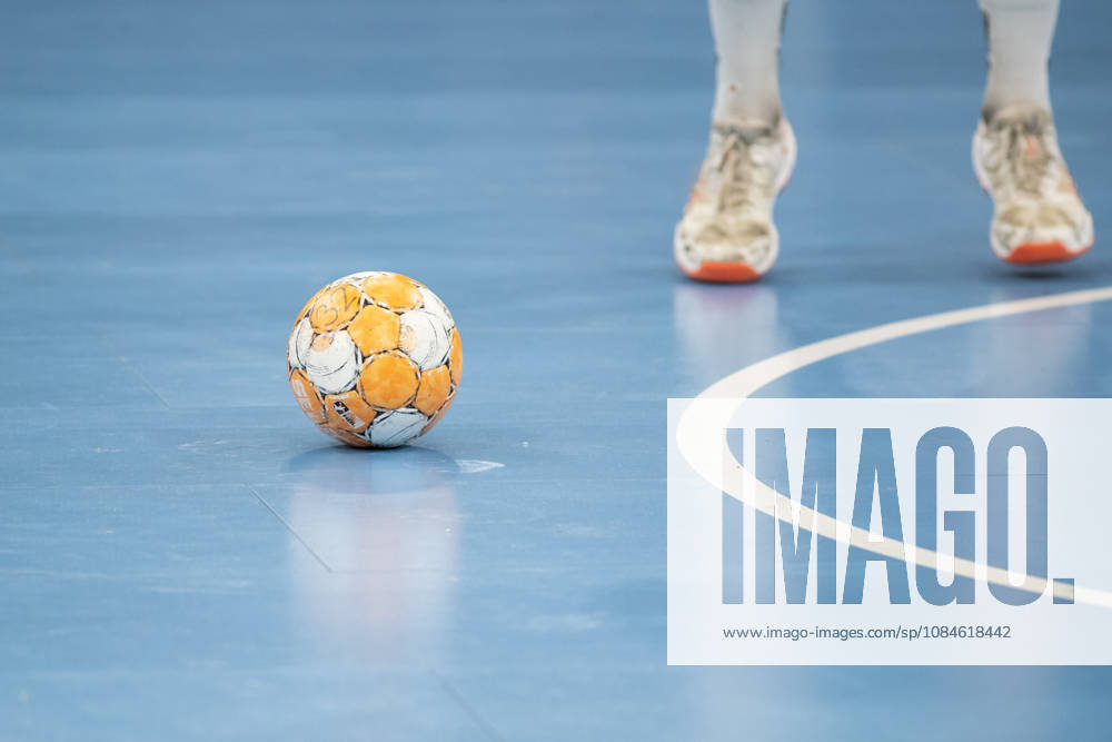 Handball, HBL2 SC DHfK Leipzig vs. ASV Hamm Westfalen, October 16, 2026. A ball lies on the blue court next to a line and a player’s feet. Stock photo, feature, handball. Handball, 2nd Bundesliga, 2026–2027 season, Matchday 8: SC DHfK Leipzig vs. ASV Hamm Westfalen on October 16, 2026, at the Quarterback Immobilien Arena Leipzig