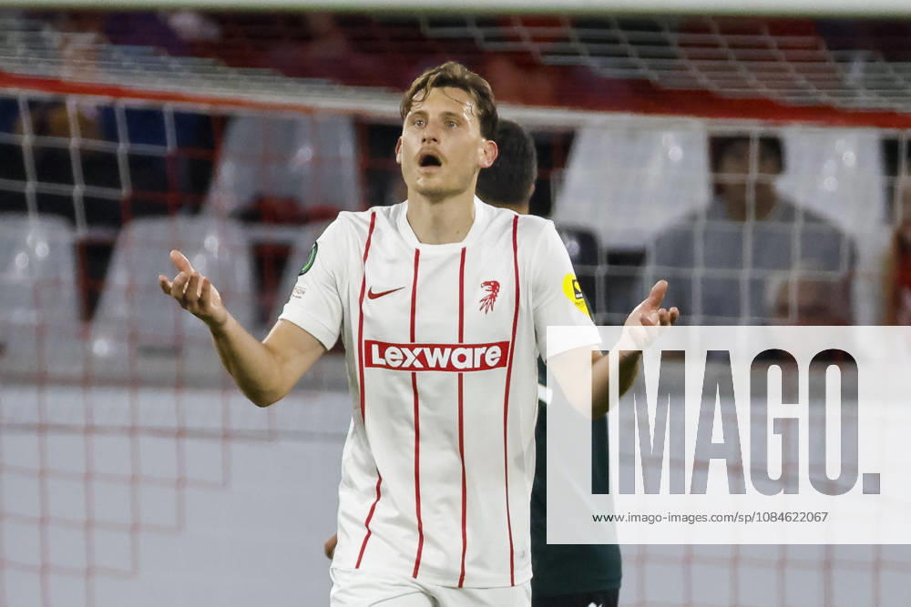 Maximilian Eggestein, SC Freiburg, 08, facial expressions, emotion, Germany, soccer, UEFA Conference League, Matchday 1, 2026–2027, SC Freiburg vs. FK Jablonec, October 15, 2026, Freiburg im Breisgau, Stadion am Wolfswinkel, Germany