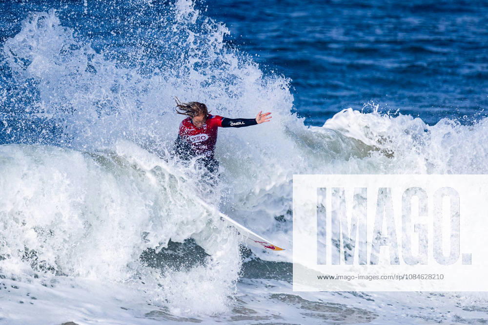 Caitlin Simmers during the Meo Rip Curl Pro Portugal at Praia dos Supertubos on October 17, 2026 in Peniche, Portugal. Surf 2026: Meo Rip Curl Pro Portugal - ZUMAs391 20261017_znp_s391_007