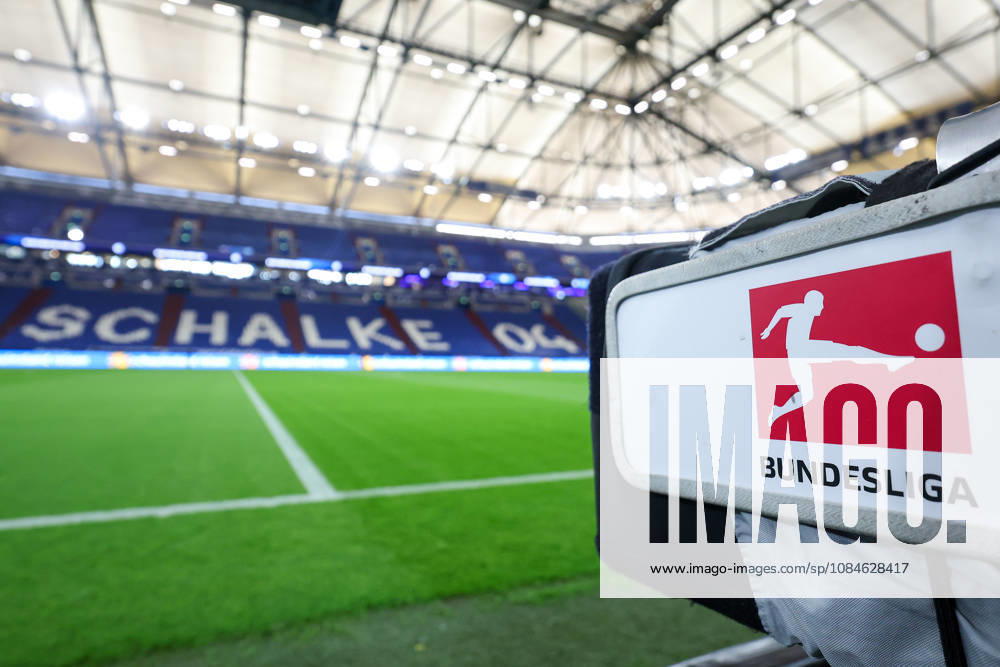 1 Bundesliga: FC Schalke 04 vs. FSV Mainz 05 on October 17, 2026, at the Veltins Arena on Schalke TV—TV camera shot, symbol, symbolic photo, characteristic, detail MH