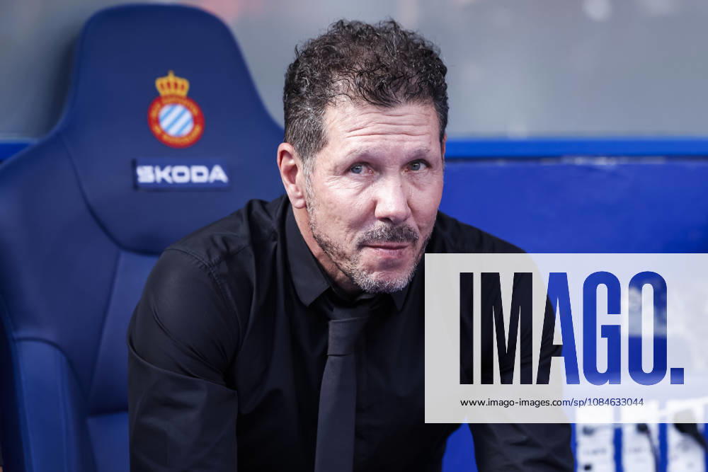 Diego Simeone, head coach of Atletico de Madrid, looks on during the Spanish league, LaLiga EA Sports, football match played between RCD Espanyol and Atletico de Madrid at RCDE Stadium on October 17, 2026 in Cornella, Spain. Cornella SPAIN - ZUMAa181 20261017_zaa_a181_118