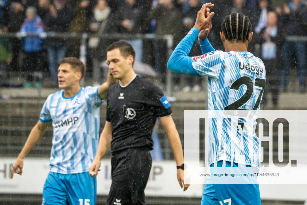 Southwest Regional Soccer League, Stuttgarter Kickers vs. TSV Steinbach Haiger; from left: David Udogu, SV Stuttgarter Kickers, after a scoring chance in Stuttgart