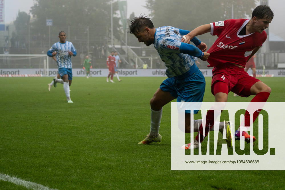 Southwest Regional Soccer League, Stuttgarter Kickers vs. TSV Steinbach Haiger; left: a tackle between Yannick Glessing of SV Stuttgarter Kickers and Levi Fritz Mentzel of TSV Steinbach Haiger, Stuttgart