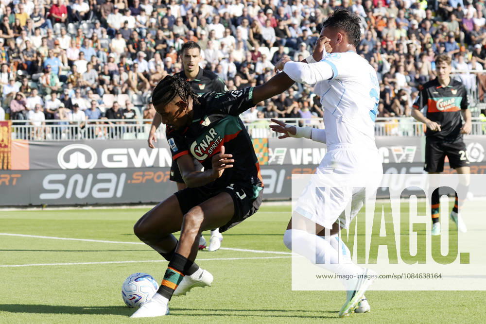 Venezia s Redouane Halhal Napoli’s Giovane during the Serie A soccer match between Venezia FC and Napoli in the Pier Luigi Penzo Stadium in Venice , north east Italy - October 17, 2026. - Soccer