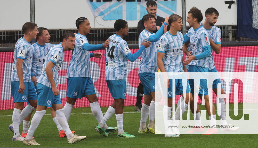 Stuttgart Soccer, Regionalliga Southwest, Stuttgarter Kickers vs. TSV Steinbach Haiger, Kickers Celebrate