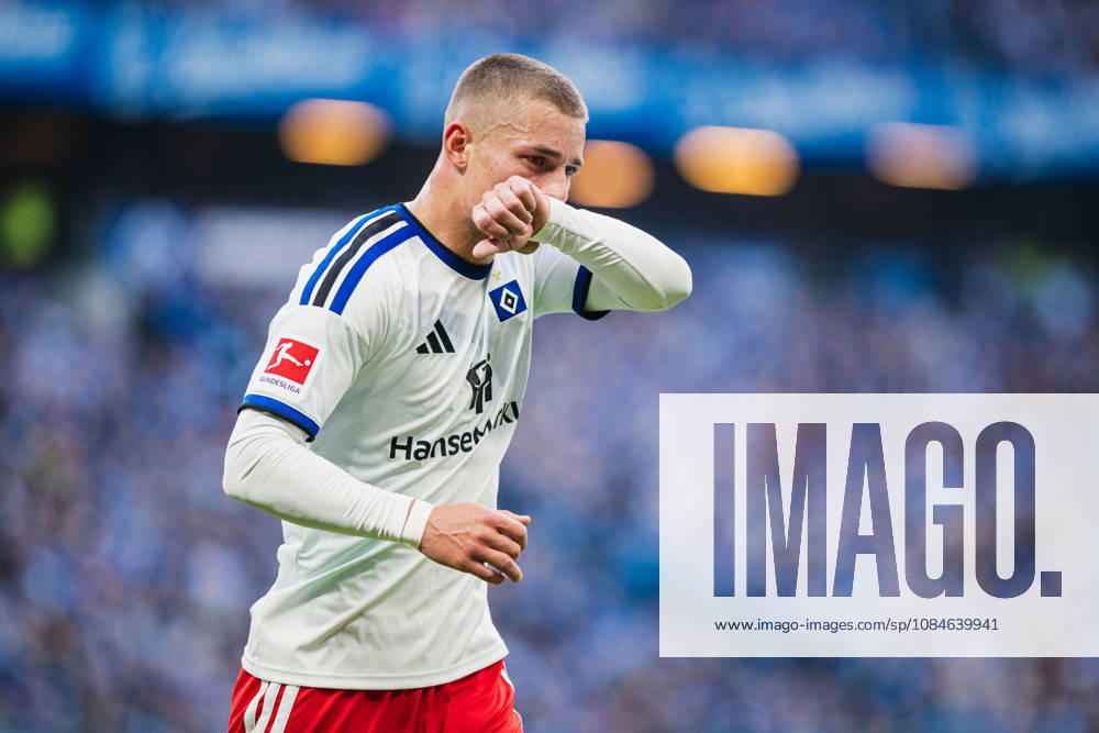 1 Bundesliga: Hamburger SV vs. VfB Stuttgart, October 17, 2026; Miro Muheim (Hamburger SV), 28; Soccer, 1 Bundesliga, Matchday 6: Hamburger SV vs. VfB Stuttgart on October 17, 2026, at the Volksparkstadion, Hamburg. DFL regulations prohibit any use of photographs as image sequences and or quasi-video.