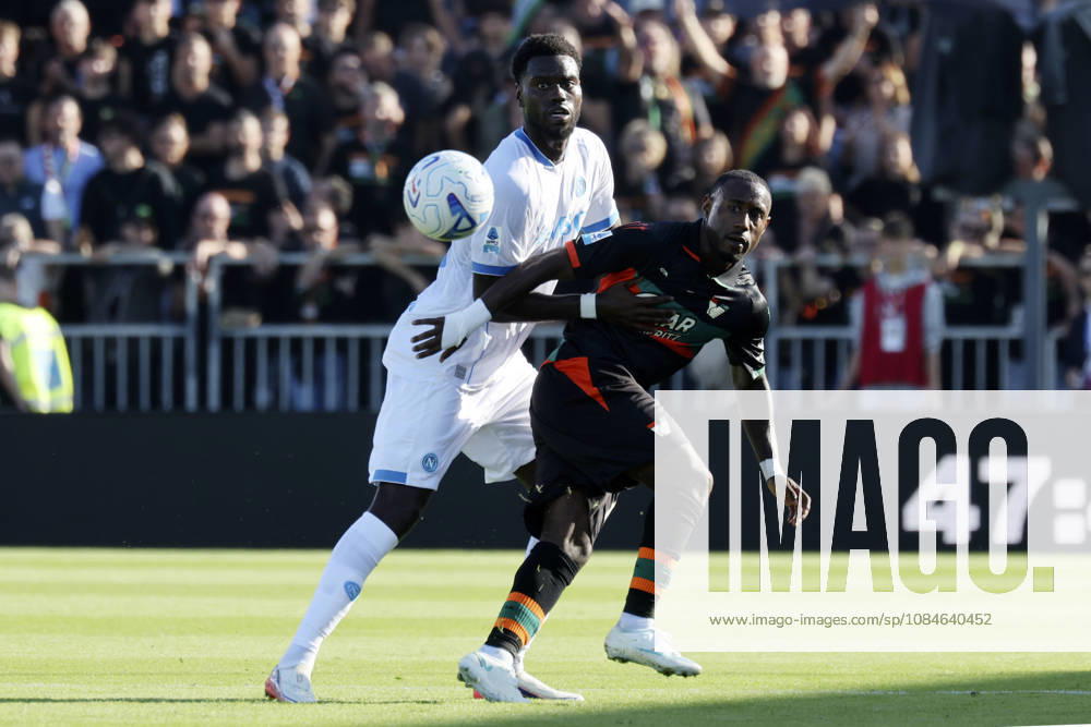 Napoli’s Benoit Badiashile Venezia s John Yeboah during the Serie A soccer match between Venezia FC and Napoli in the Pier Luigi Penzo Stadium in Venice , north east Italy - October 17, 2026. - Soccer