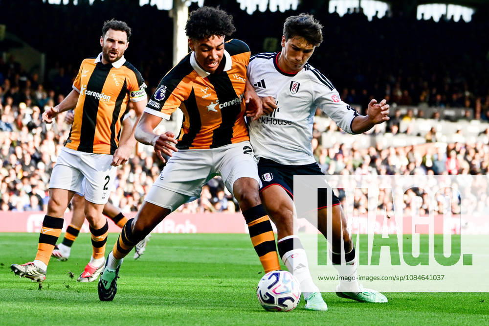 Fulham v Hull City, Premier League Hull City defender Lucas Herrington (22) battles for possession Fulham Forward Gonzalo Garcia (7) during the Premier League match between Fulham and Hull City at Craven Cottage, London, UK on 17 October 2026. London Craven Cottage Greater London UK Editorial use only DataCo restrictions apply See www.football-dataco.com ,