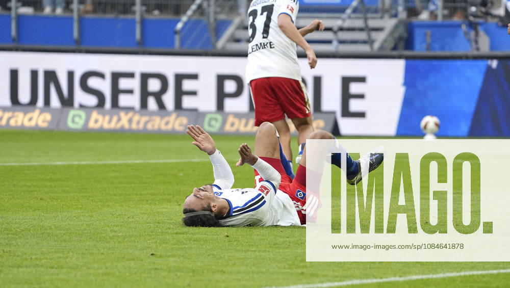 Photo: Yussuf POULSEN, devastated after missing a chance to make it 1–0. HSV Soccer Bundesliga, Matchday 6 on Sat, Oct. 17, 2026. Hamburger SV vs. VfB Stuttgart