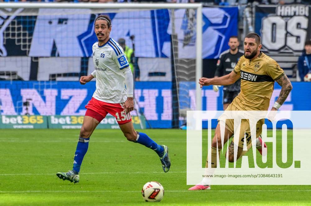 Yussuf Poulsen HSV 24 Jeff Chabot Stuttgart Germany, Hamburg, Volksparkstadion, soccer, Bundesliga 1, Hamburger SV, VFB Stuttgart