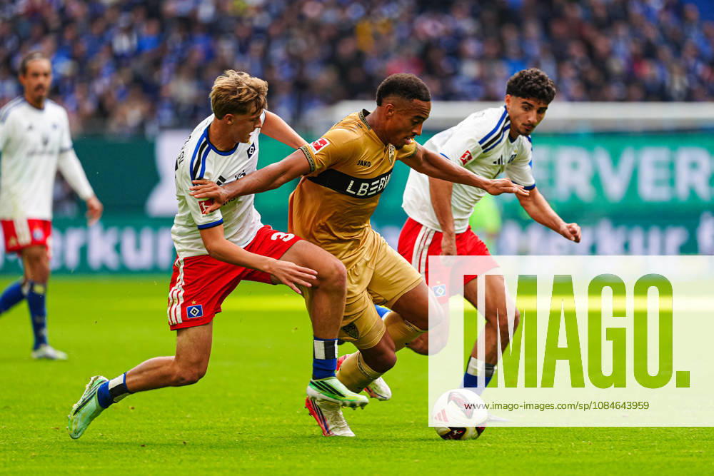 Louis Lemke, Hamburger SV, 37; Jamie Leweling, VfB Stuttgart, 18; Martin Adeline, Hamburger SV, 05 GER; Hamburger SV vs. VfB Stuttgart, soccer, Bundesliga 1, Matchday 06, 2026–2027 season, October 17, 2026 DFL regulations prohibit any use of photographs as image sequences and or quasi-video GER, Hamburger SV vs. VfB Stuttgart, soccer, 1. Bundesliga, Matchday 6, 2026–2027 Season, October 17, 2026, Hamburg